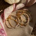 Tri-petal pearl bracelets